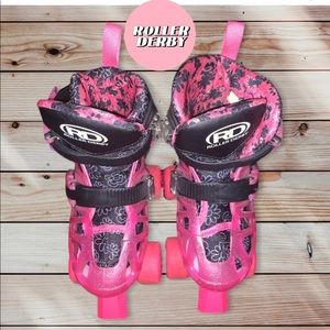 Roller derby skates